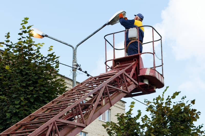 From Maintenance to Emergencies: How Professional Bucket Truck Services Keep Your Business Running Smoothly